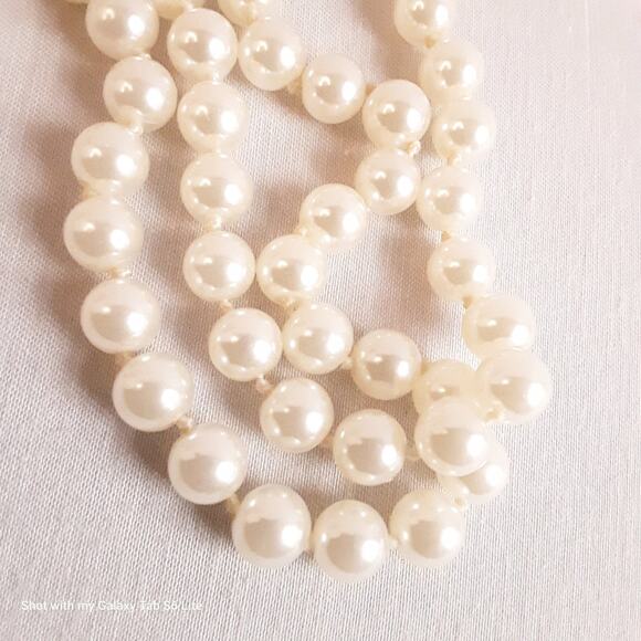 Roman Faux Pearl Necklace With Removable Oval Cabochon Clear Rhinestone Pendant - Picture 6 of 10